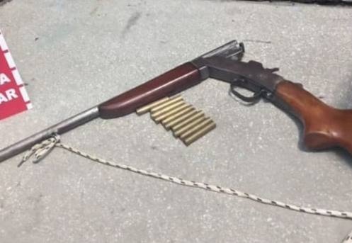 Arma de fogo e munições apreendidas em Uiraúna