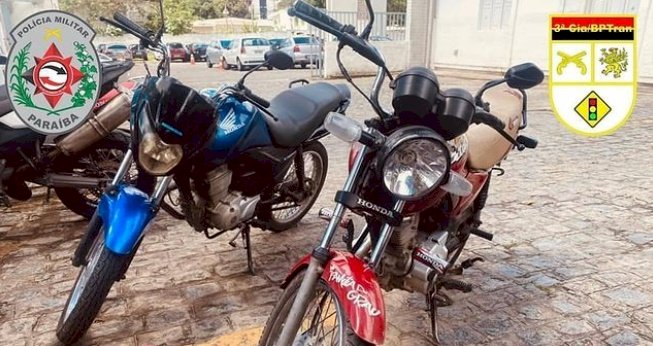 Duas motocicletas com restrição de roubo/furto são recuperadas pela PM 