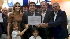 Título de Cidadão Uiraunense ao prefeito Helder Carvalho