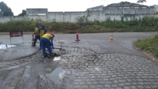 Operação tapa-buraco em 30 bairros de João Pessoa