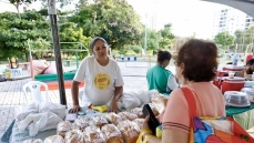 O diferencial da feira é a comercialização exclusiva de alimentos agroecológicos