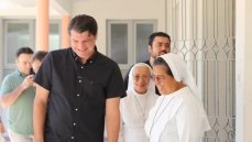 Visita de Leo a casas de acolhimento