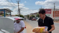 Doação de alimentos à Fraternidade Espírita Maria de Nazaré