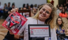 Treinamento prático de competências digitais para servidores da Educação