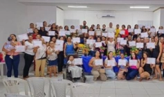 Aparecida incentiva empreendedorismo feminino com curso gratuito de artesanato