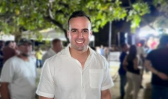 Governador em exercício Lucas Ribeiro 