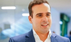 Governador em exercício Lucas Ribeiro 