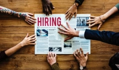 56% delas planejam reforçar as equipes para o aumento da demanda típico de datas como Black Friday e Natal.