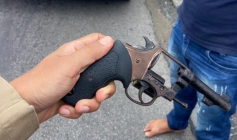 Prisão de dupla acusada de assaltos