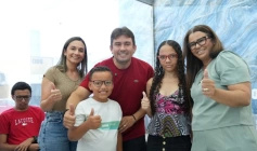 Entrega de 80 óculos pelo Programa Mais Visão