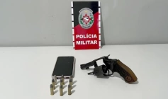 Arma e munições apreendidas em ação da PM