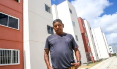 Entrega de título de posse de apartamentos do Residencial Quilombola