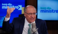 Pesidente em exercício e ministro do Desenvolvimento, Indústria, Comércio e Serviços (Mdic), Geraldo Alckmin