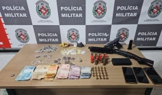 Armas e drogas apreendidas pela polícia militar em João Pessoa 