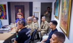 Reunião sobre tranquilidade nas festas de fim de ano