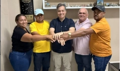 Júnior Araujo com o Grupo do ex-prefeito Colorau