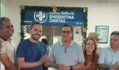 Gervásio Maia ao lado de lideranças de Paulista