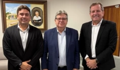 Helder Carvalho, João Azevêdo e Fábio Tyrone 