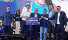 Entrega de novos ônibus escolares para a Paraíba