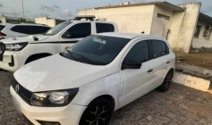 Carro recuperado pela PRF na Paraíba 