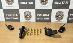 Armas, munições e rádios apreendidos pela PM