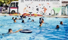 Festival aquático para 300 alunos