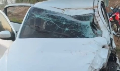 Imagem do veículo envolvido no acidente que ceifou a vida de casal na PB 293 