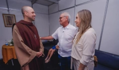 Cícero ao lado de Frei Gilson