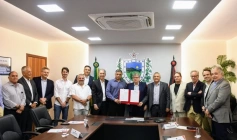 João Azevêdo assina decretos com incentivo à produção e à competitividade do álcool comercializado na Paraíba