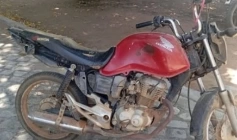 Moto adulterada apreendida pela polícia militar em Cajazeiras 