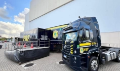 Carreta do Cinema Rodoviário da PRF