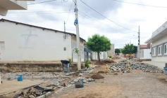 Calçamento em ruas de Aparecida 