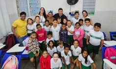 Helder Carvalho e alunos em Sousa