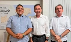 Prefeito João Neto, Secretário Deusdete Queiroga e o deputado Chico Mendes