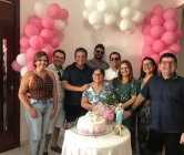 Dona Elizabete Pereira de Araújo e filhos