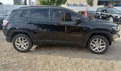 Apreensão de veículo roubado e com sinais de identificação adulterados