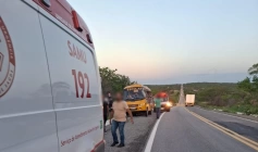 Imagem do acidente envolvendo ônibus escolar é registrada na BR-230 entre Aparecida e Pombal