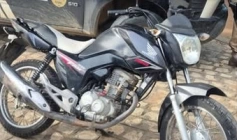 Apreensão de motocicleta com identificadores adulterados