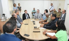 Reunião sobre solução para transferência de presos