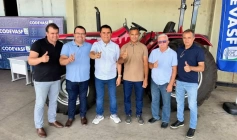 Entrega de trator equipado com implementos agrícolas para Itapororoca