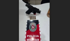 Arma e munições apreendidas em ação da PM