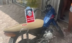Motocicleta apreendida em ação da PM