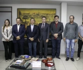 Presidente do TCE ao lado do presidente da AL e conselheiros nomeados