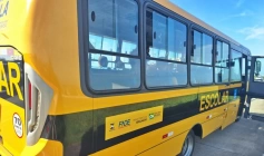 Ônibus escolar 