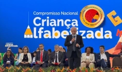 Brasil  bate meta de alfabetização na idade certa para 2025, atingindo 66%
