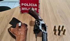 Arma e munições apreendidas em ação da PM