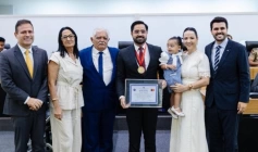 Medalha Epitácio Pessoa ao delegado Huacy Ragner