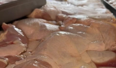 Cerca de 35 quilos de carne de frango foram apreendidos