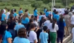 Caminhada de conscientização sobre o autismo