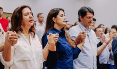 Léo Bezerra em missa de ação de graças